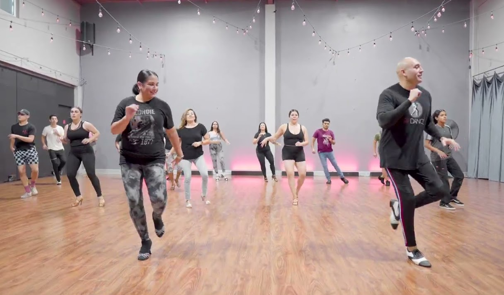 Salsa Nights: A Couples Dance Experience 💃🕺 - Cincinnati