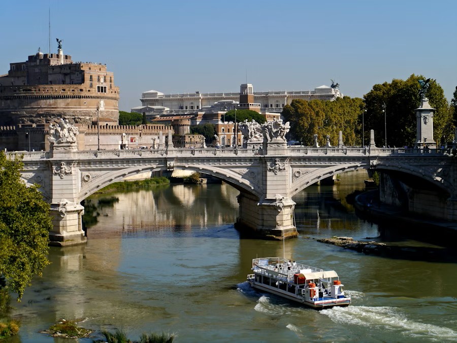 Tiber River Sightseeing Cruise in Rome – Scenic City Boat Tour