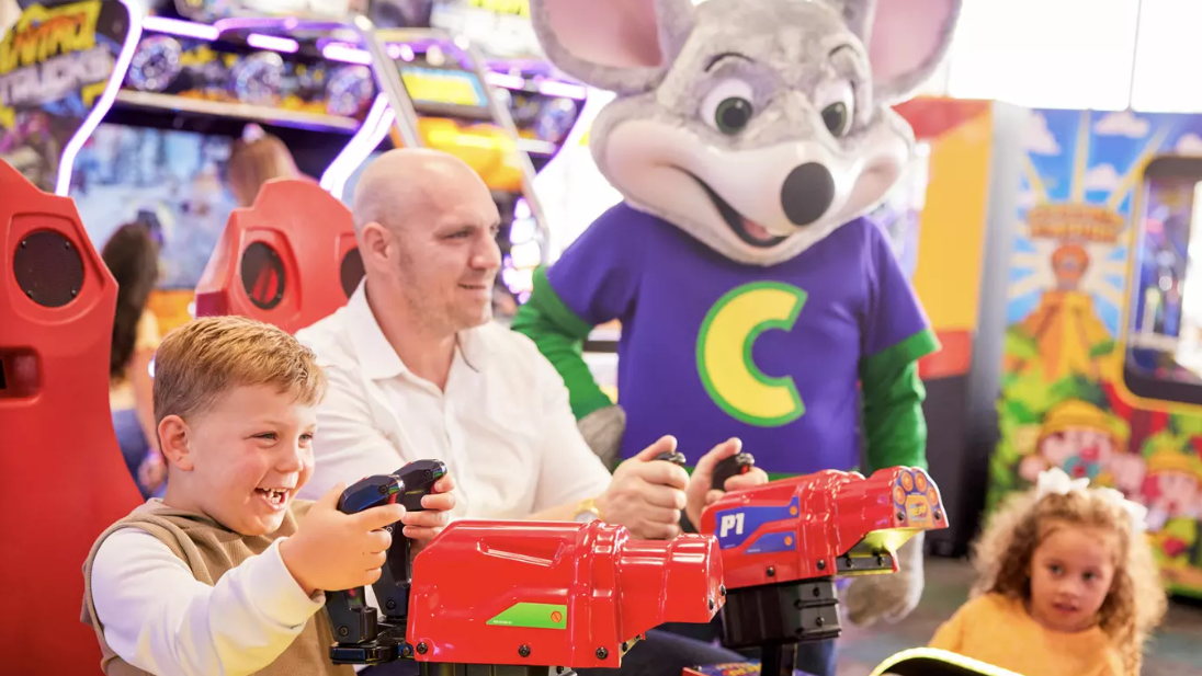 Chuck E. Cheese Deals: Family Play, Pizza & Games