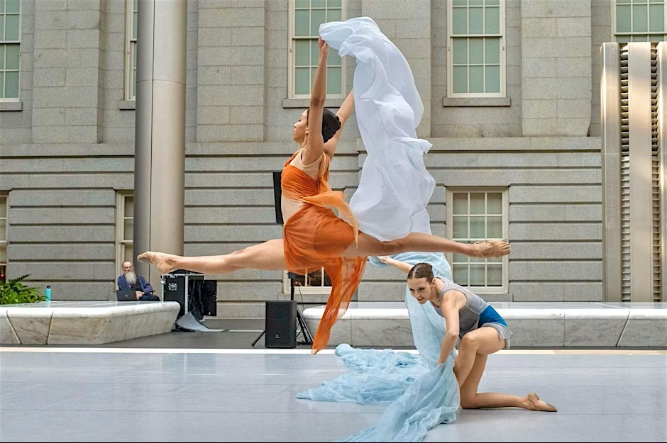 Moveius Contemporary Ballet Performance