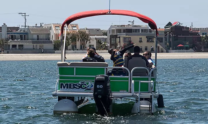 Explore Mission Bay: One- or Two-Hour Pontoon Boat Rental (Up to 43% Off)