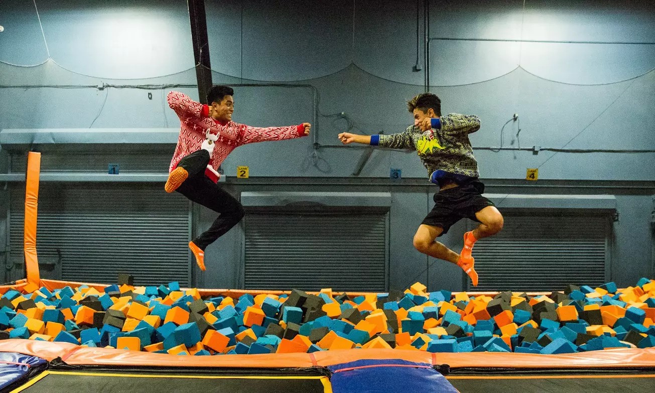 🤸 Sky Zone Northlake Fun – Jump, GLOW, Little Leapers & Parties (Up to 32% Off)