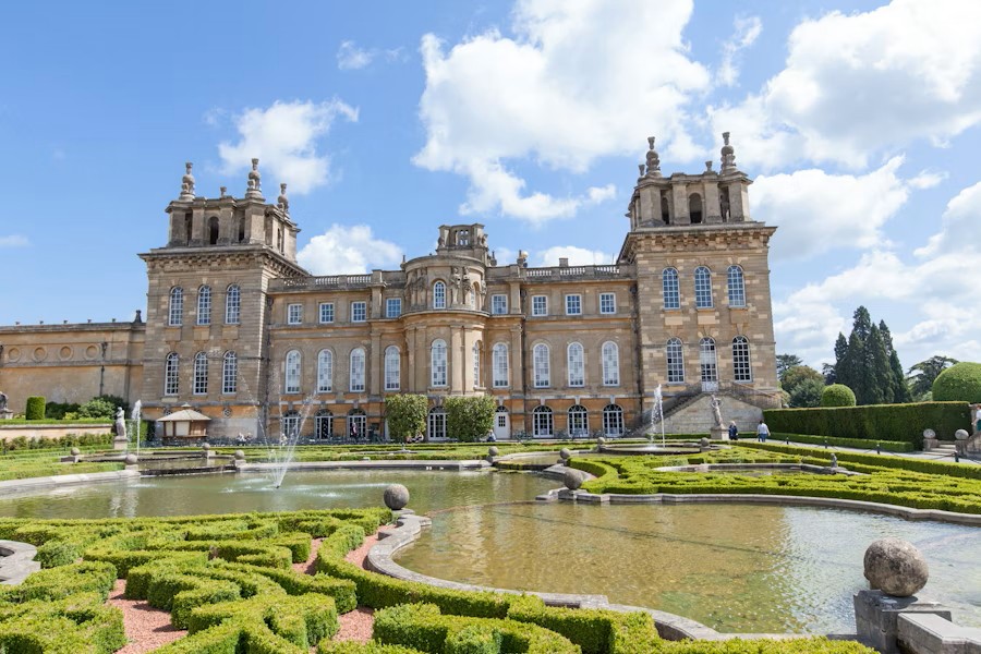 London Day Tour: Blenheim Palace, Downton Abbey Village & Cotswolds