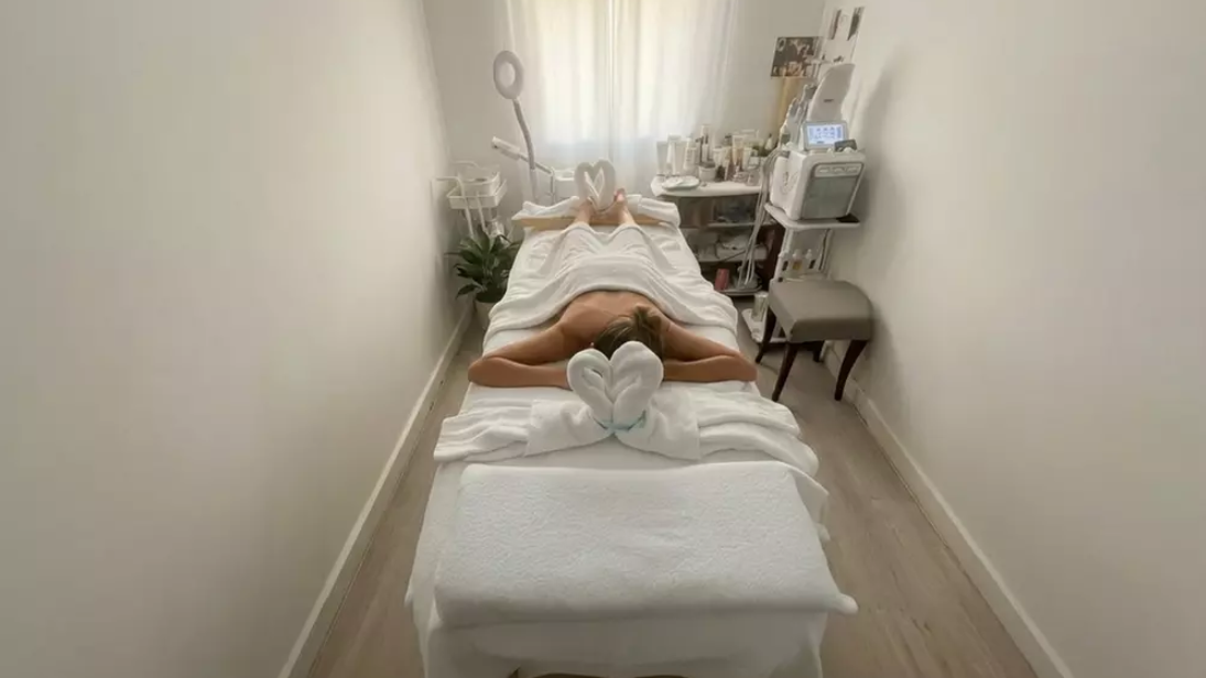 Relaxation & Hot Stone Massage Package – Stress Relief and Muscle Recovery