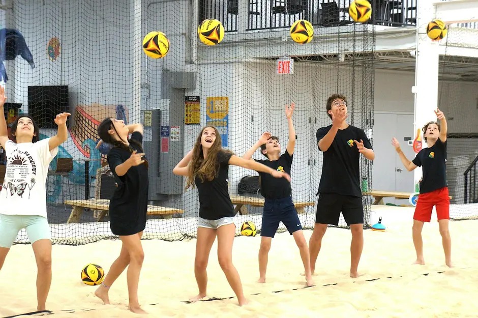 Free Youth Indoor Beach Volleyball Class (Ages 13-17)