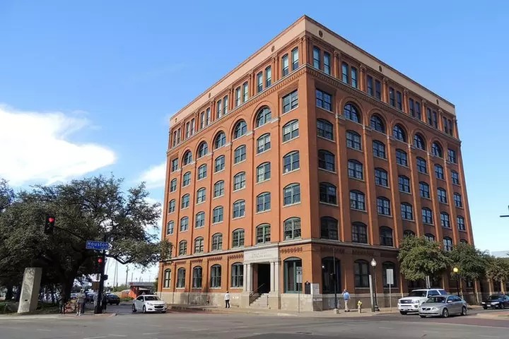 Dive Into Dallas History: JFK Tour with Museum Admission & Oswald’s Home