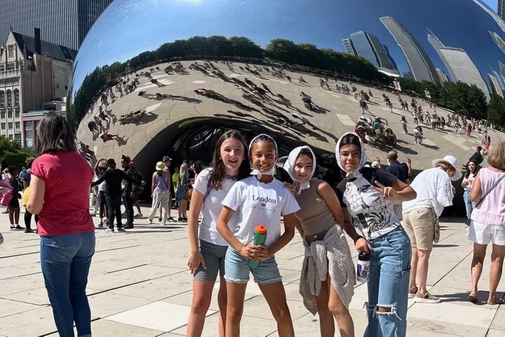 Uncover Chicago’s Secrets on a Scavenger Hunt Adventure!