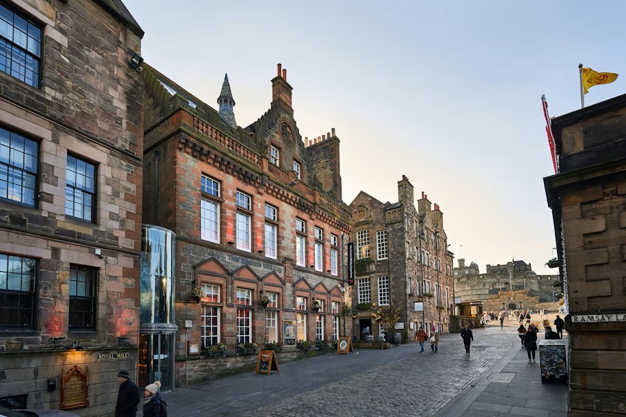 Edinburgh Whisky Experience with Gold Ticket Access