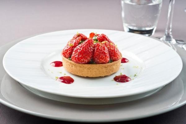 London to Paris Day Tour Including Seine River Cruise