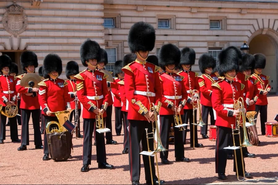 London Sightseeing Tour: Changing of the Guard Ceremony