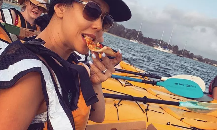 Batemans Bay Kayak Tour with Sunset Views and Pizza Feast