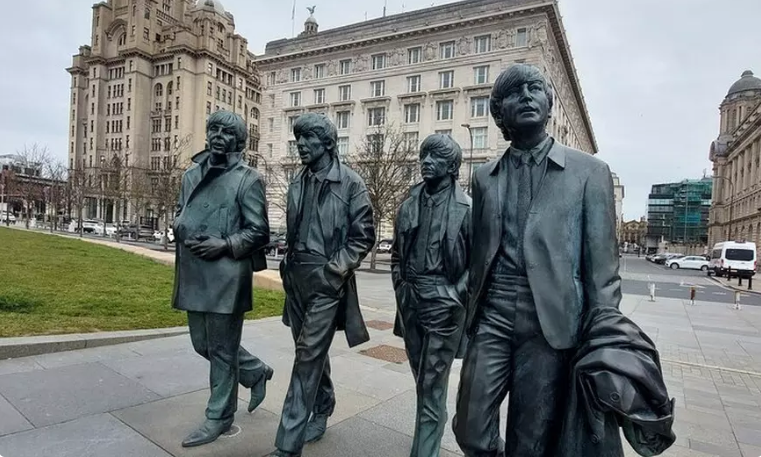 Discover the Best of Liverpool: City Highlights Walking Tour