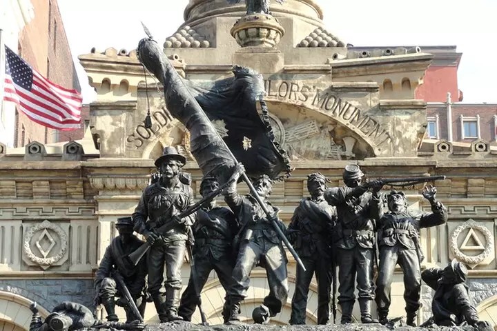 Discover Cleveland’s Secrets: Scavenger Hunt Walking Tour