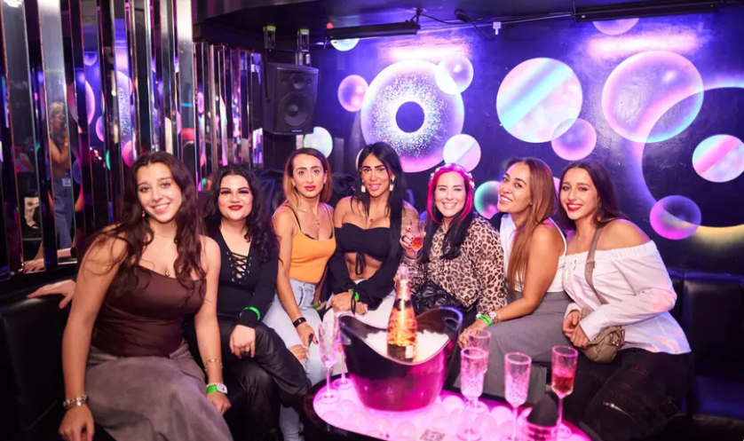 London Pub Crawl: Sunday–Wednesday or Saturday for 1–5 People (Up to 50% Off)