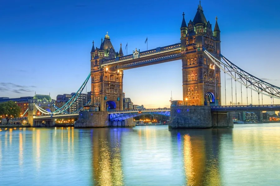London Sightseeing Cruise on the Thames River