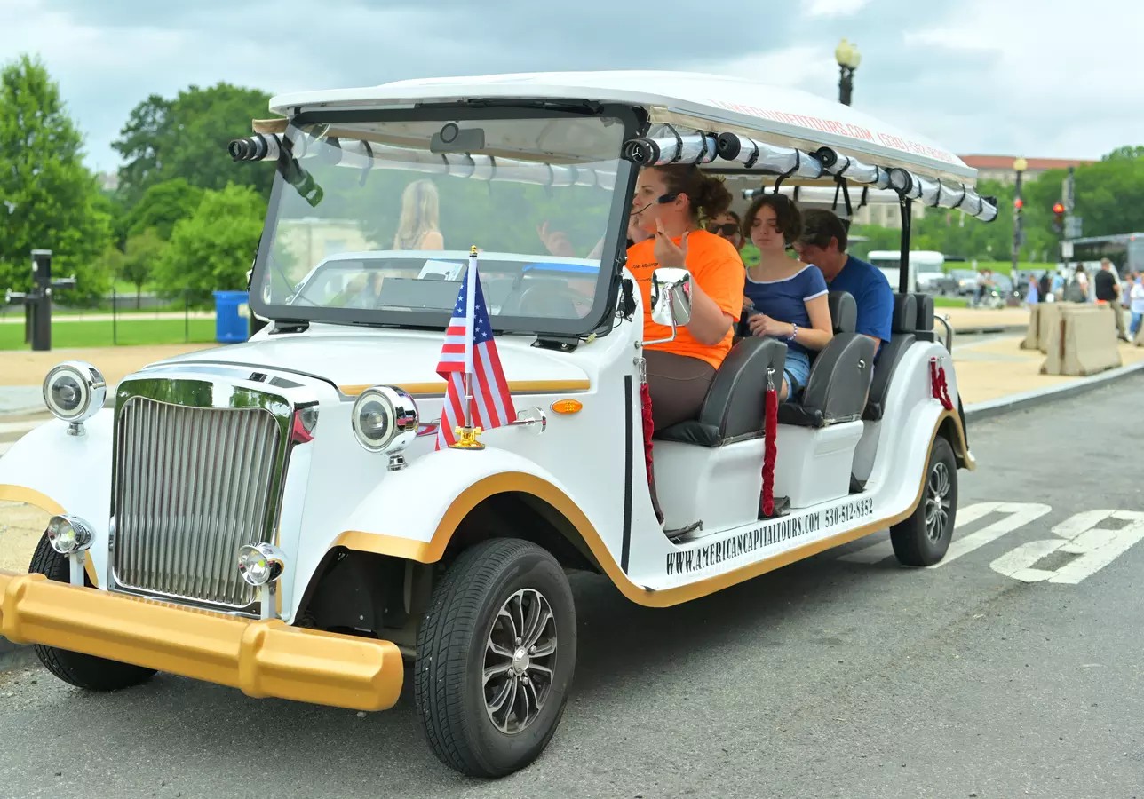 Deluxe Vintage Cart Tour of Washington DC