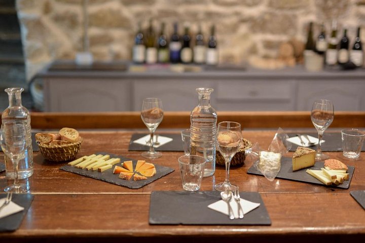 Paris Wine & Cheese Tasting – Small-Group Cellar Experience