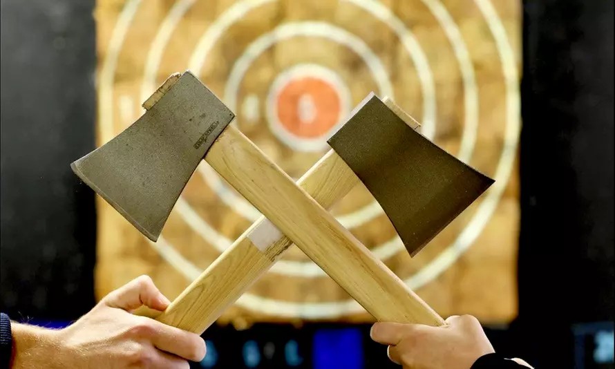 Let the Axes Fly: 60-Minute Throwing Session at iSmash – Up to 53% Off