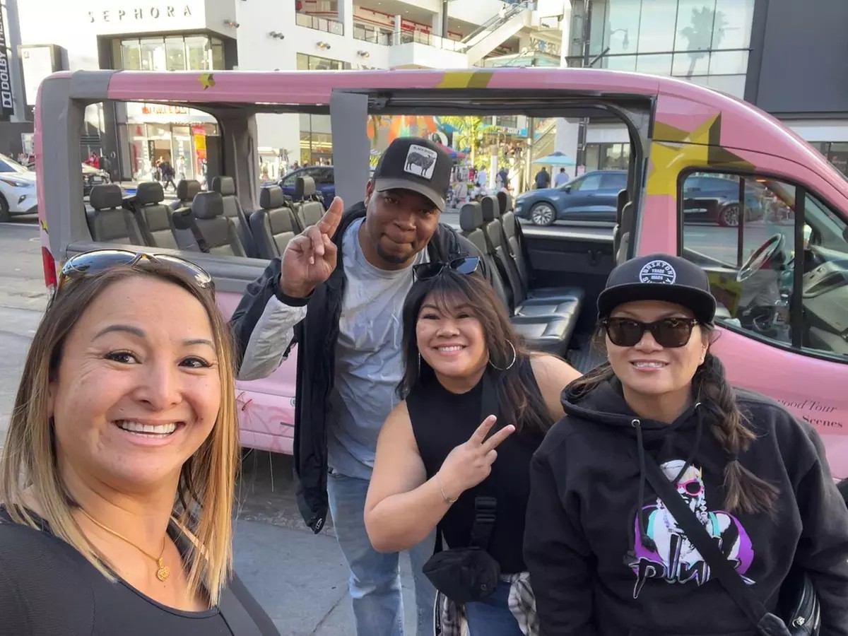 Star Homes Tour in an Open Van – 90 Minutes of Fame for Less!