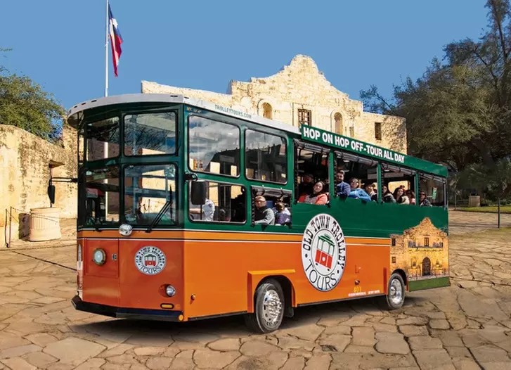 Explore San Antonio with Old Town Trolley Tours – 2nd Day FREE!