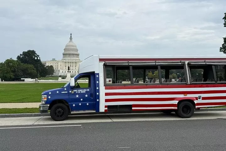 Discover DC’s History & Monuments on a Guided Minibus Tour