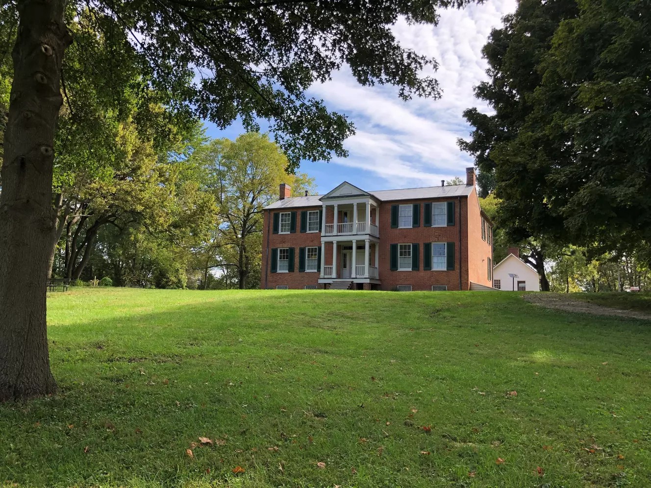 Learn, Explore & Enjoy: Riverside Tours Up to 45% Off