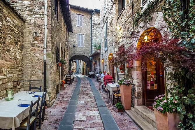Full-Day Tour from Rome to Assisi and Orvieto with Traditional Lunch
