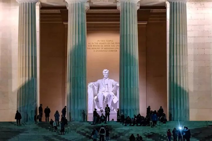 Explore Mount Vernon & Old Alexandria with Evening Sightseeing in DC