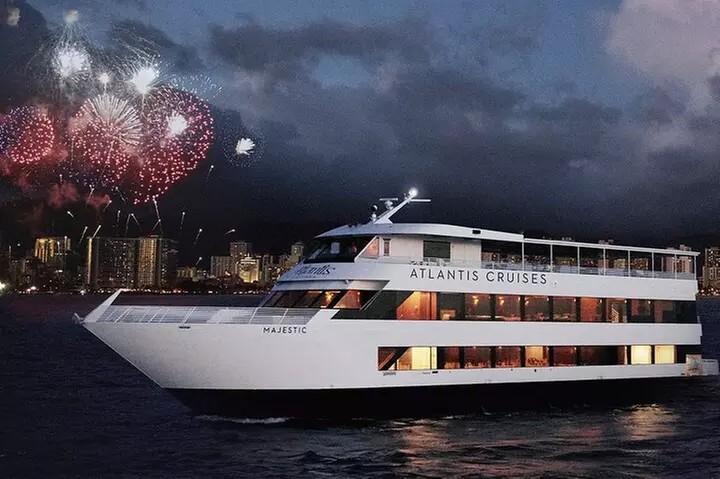 Waikiki Fireworks Cocktail Cruise — Drinks, Views & Fun!