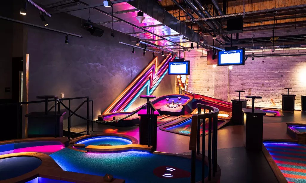 🌟 Upscale Mini Golf Experience: Play Any Day or Weekdays (2 or 4 Players)