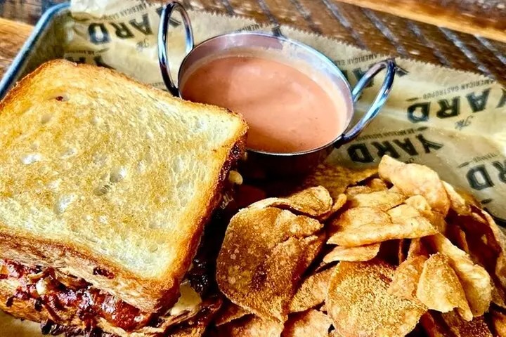 Hidden Eats of Downtown Pittsburgh – Food Tour Featuring Six Tastings