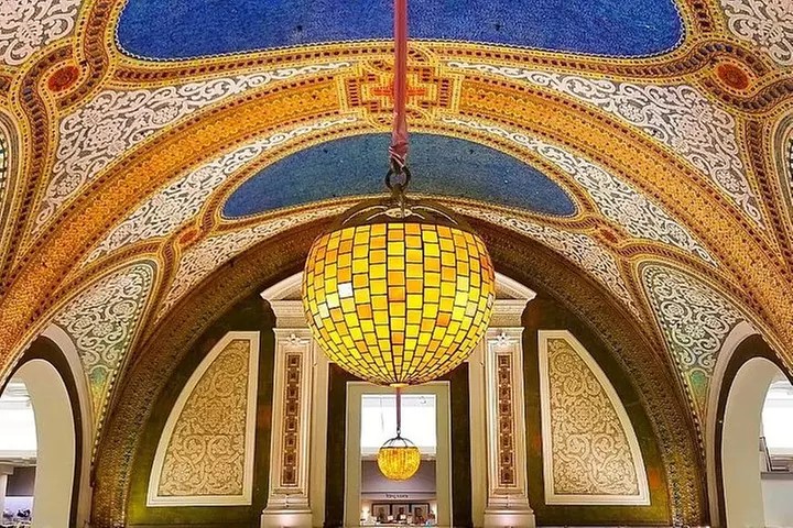 Experience Chicago’s Christmas Lights Tour