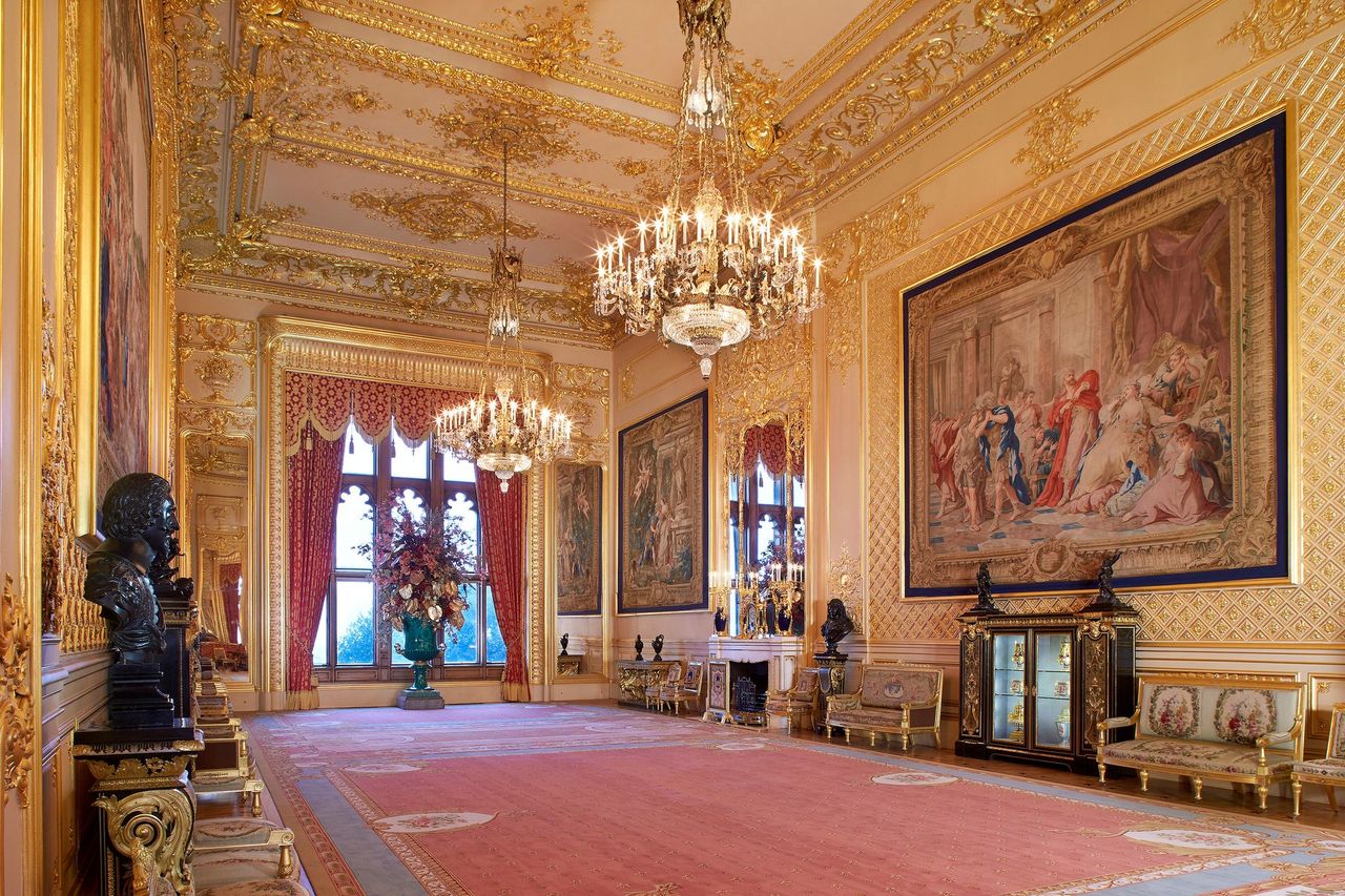Windsor Castle and Buckingham Palace Experience from London
