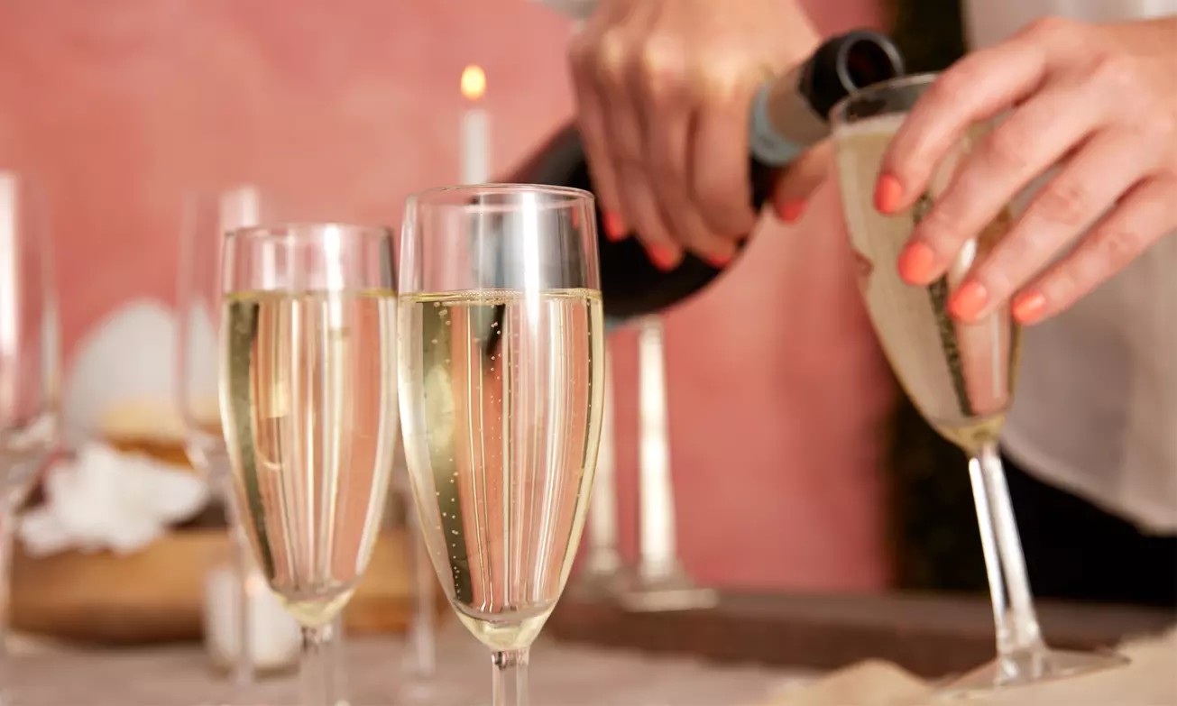 Unique Speed Dating Night with Artful Vibes – Hosted by unLYSHed Events (Save Up to 48%)