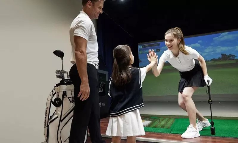 Indoor Virtual Golf for Large Groups in Phoenix | Cutting-Edge Experience